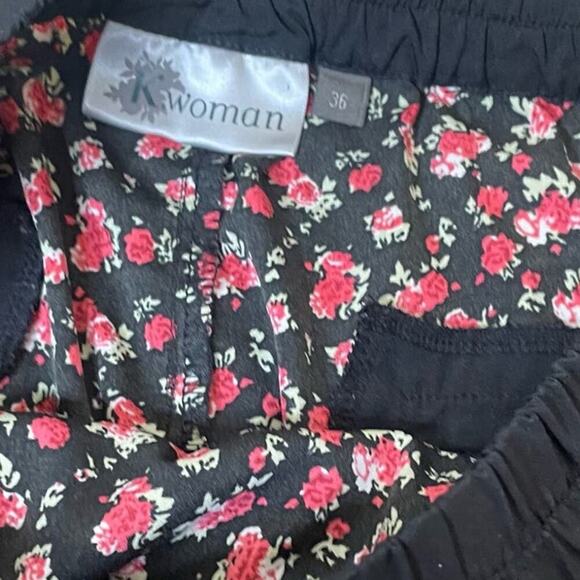 K Woman skirt/skort black floral print elastic waist pink roses SZ 4/6 short - Picture 6 of 6